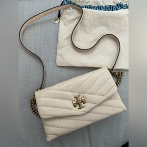 Tory Burch Crossbody Chain wallet